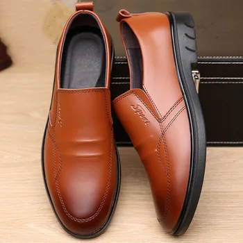 O estilo Negócio de Calçados de Couro Calçados de Couro masculino Respirável Sapatos Casuais Tendência Respirável Sapatos dos Homens Sola Macia Sapatos de Trabalho